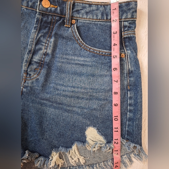 WILD FABLE Blue High-Waisted Jean Shorts - Picture 5 of 10